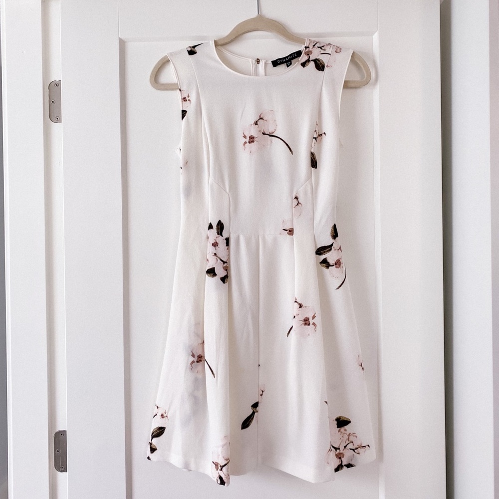 Dynamite - white floral print dress